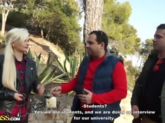 Schwarz, Blondine, Aufs gesicht abspritzen, Geld, Im freien, Strümpfe, Tätowierung, Flotter dreier