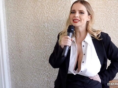 Lieveling, Blond, Pijpbeurt, Rondborstig, Gezin, Orgie, Voorbinddildo, Trio