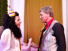 18 jaar, Lieveling, Pijpbeurt, Bruinharig, Bedriegen, Hd, Pornster, Tieten likken