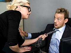 In den arsch, Grosser schwanz, Grosse titten, Blondine, Blasen, Hundestellung, Milf, Strümpfe