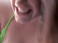 デカ尻, ビキニ, フェラチオ, 茶髪の, 巨乳な, 自然山雀, ハメ撮り, 公共