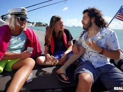 バイセクシャル, ズームショット, イマラチオ, チン, バック, なめる, パーティ, オマンコ