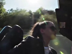 Blondine, Braunhaarige, Geschnappt, Küssen, Lesbisch, Lecken, Masturbation, Polizei