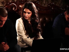 Sucer une bite, Tir de sperme, Femme dominatrice, Branlette thaïlandaise, Hd, Embrassement, Criant, Plan cul à trois