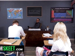 Amerikaans, Blond, Aangekleed, Hondjeshouding, Hd, Kut duiken, Schoolmeisje, Uniformpje