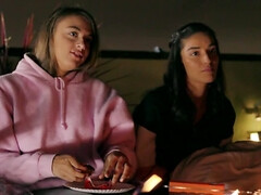 Gros seins, Noire, Lunettes, Masturbation, Chaussettes, Adolescente, Nénés, Jouets