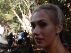 Enthousiasteling, Blond, Pijpbeurt, Vingeren, Voetbeurt, Orgasme, Klein, Gezichtspunt