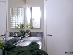 デカパイ, 茶髪の, イマラチオ, 手コキする, ハードコア, 淫乱熟女