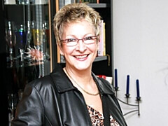 Pummelig, Fingern, Küssen, Lesbisch, Lecken, Masturbation, Entkleiden, Titten