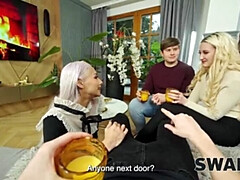 Schönheit, Grosser schwanz, Bisexuell, Paar, Europäisch, Hd, Pov, Flotter dreier