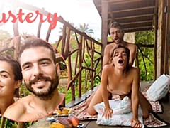 Amateur, Grosse bite, En levrette, Hard, Fait maison, Fille latino, Léchez, De plein air