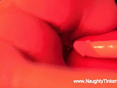 Sucer une bite, Gode, Faciale, 2 femmes 1 homme, Insertion, Fessée, Plan cul à trois, Jouets