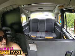 Británico, Coche, Checa, Hembra, Sexo duro, Lamidas, Tetas naturales, Coño