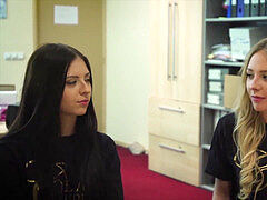 Mamada, Semen en la boca, Corridas, Corridas faciales, Adolescente, Trio, Tetas