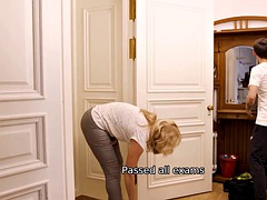 Blond, Stel, Likken, Masturbatie, Rijpe lesbienne, Russisch, Student, Tieten likken
