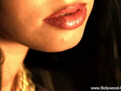 Aziatisch, Bruinharig, Erotisch, Hd, Indisch, Rijpe lesbienne, Softcore pornografie, Alleen