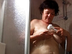 Brunette brune, Rondelette, Dingue, Mamie, Masturbation, Chatte, Solo, Nénés