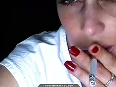 フェティッシュ, 喫煙, 一人