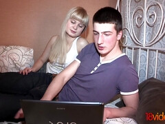 Grosse bite, Blonde, Européenne, Seins naturels, Mamelons, Chatte, Chevaucher, Adolescente