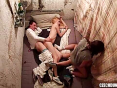 ブロンド, フェラチオ, 茶髪の, グループ, 手コキする, オージー, ティーン, ヤリマンの