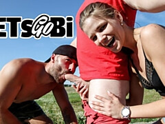 Bisexual, Mamada, Pareja, Penetracion con dedos, Pajear, Al aire libre, Público, Trio