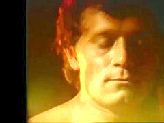 Sucer une bite, Européenne, Groupe, Orgie, Adolescente, Plan cul à trois, Nénés, Rétro ancien