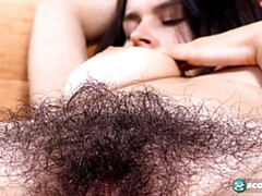 Braunhaarige, Frau, Behaart, Hd, Masturbation, Muschi, Solo, Spielzeuge