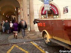 Wohlbeleibte schöne frauen, Grosser arsch, Blasen, Kehlenfick, Oma, Reif, Rotschopf, Strümpfe