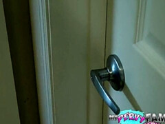 Gevangen, Gezin, Vingeren, Hd, Lesbisch, Likken, Orgasme, Tiener