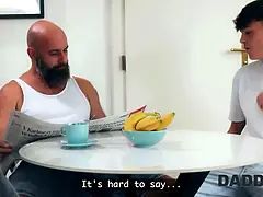 Braunhaarige, Tschechisch, Papi, Erstes mal, Hd, Riesig, Schreiend, Titten