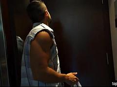 Grosse titten, Blasen, Braunhaarige, Hardcore, Latina, Lecken, Reif, Titten