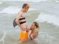 Lola Emme is sucking Jordi's cock in the ocean
