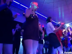 Enthousiasteling, Grote lul, Blond, Dansen, Vrouw, Hardcore, Feest, Rok