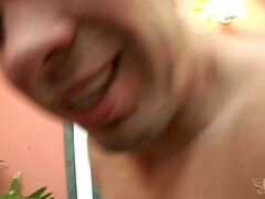 Bisexuell, Blasen, Braunhaarige, Vollbusig, Hundestellung, Hardcore, Transfrau, Titten