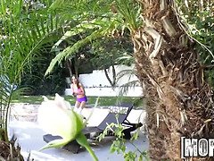 Anal, Bikini, Mamada, Estilo perrito, Hd, Masturbación, Al aire libre, Adolescente
