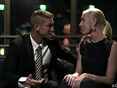 Большая жопа, Большие сиськи, Блондинки, Минет, Собачьи, Натуральные сиськи, Короткая стрижка, Молоденькие