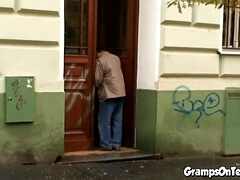 Perra, Corridas, Abuelo, Sexo duro, Maduro, Coño, Tetas, Mojado