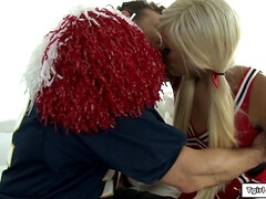 Anal, Grosse bite, Pom pom girl, Gorge profonde, Branlette thaïlandaise, Transsexuelle, Nénés