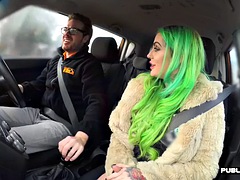 Grosse titten, Blasen, Auto, Milf, Piercing, Öffentlich, Realität, Student