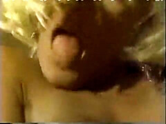 Blonde, Brunette brune, Faciale, Poilue, Masturbation, Mère que j'aimerais baiser, Orgie, Rétro ancien