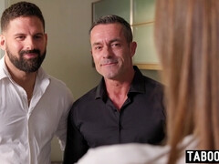 Grosser schwanz, Blasen, Braunhaarige, Schwanz, Milf, Mutti, Dürr, Flotter dreier