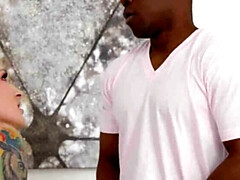 Blond, Hd, Interraciaal, Moeder die ik wil neuken, Tatoeage