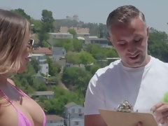 Grosse titten, Bikini, Blondine, Blasen, Aufs gesicht abspritzen, Hd, Pool, Tätowierung