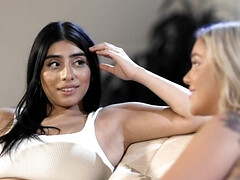 Kali Roses is enjoying the company of Violet Myers