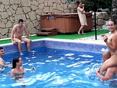 Gros seins, Sucer une bite, Doigter, Groupe, Branlette thaïlandaise, Hd, Orgie, Public