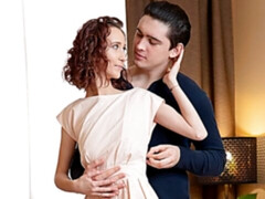 Grote lul, Pijpbeurt, Bruinharig, Hondjeshouding, Natuurlijke tieten, Kort haar, Tiener, Tieten likken