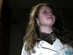 18 ans, Sucer une bite, Éjaculation interne, Gym, De plein air, Pov, Public, Chatte