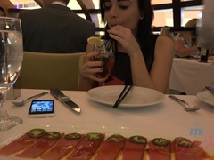 Cuarto de baño, Negro, Vestido, Novia, Pezones inflados, Coño, Fumando, Bajo la falda