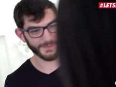 Asiatisch, Grosser schwanz, Blasen, Vollbusig, Hardcore, Im freien, Realität, Flotter dreier