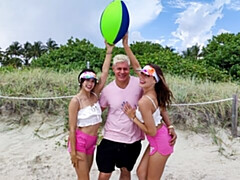 Большая жопа, Большой член, Большие сиськи, Минет, Брюнетки, Собачьи, Милф